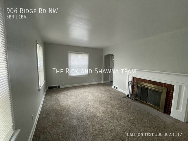 Building Photo - Three bedroom one bathroom home for rent