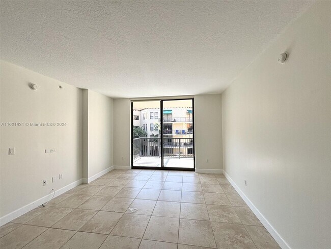 Building Photo - 55 Merrick Way