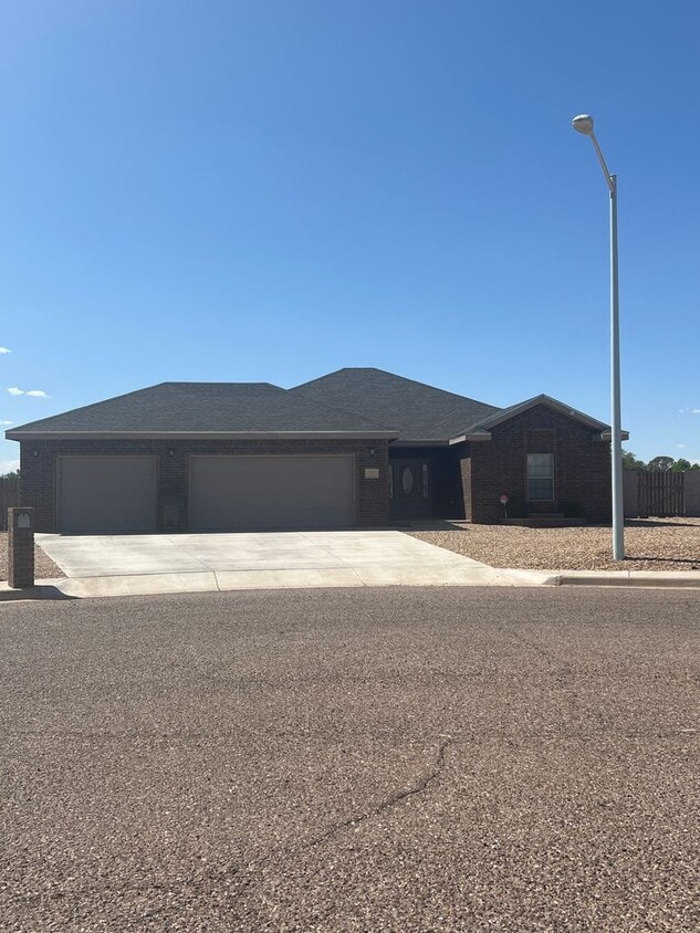 Primary Photo - 324 Almond Tree Ln