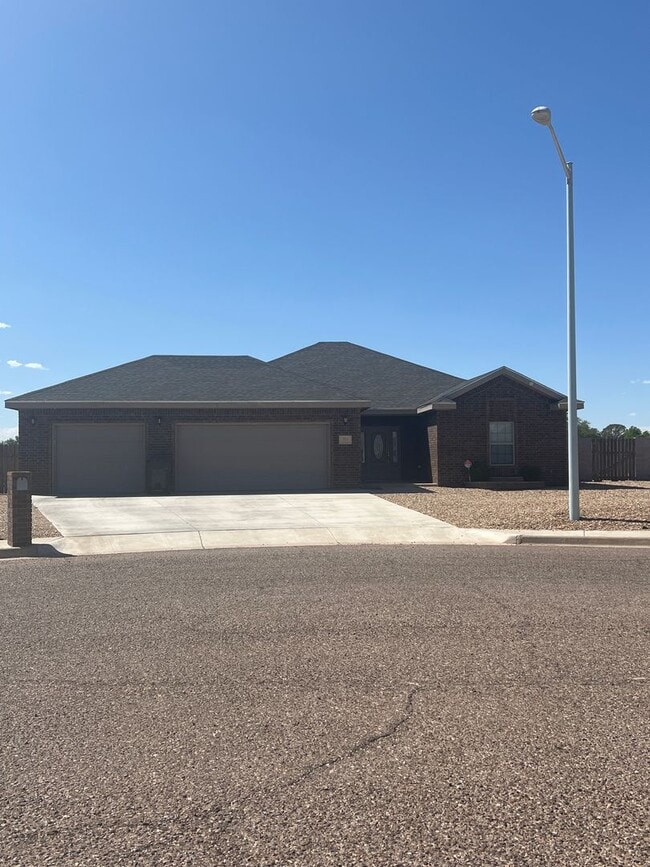 Building Photo - 324 Almond Tree Ln