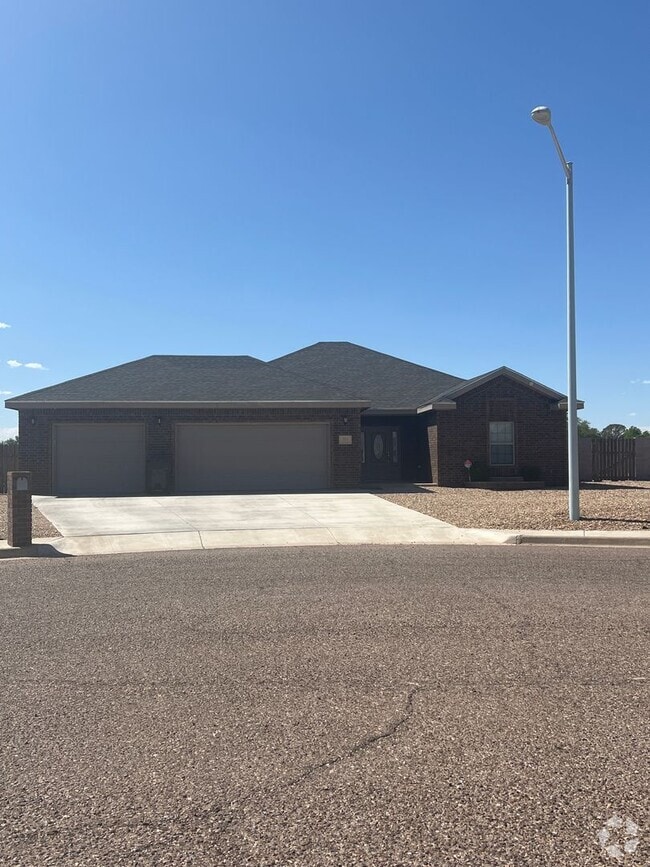 Building Photo - 324 Almond Tree Ln