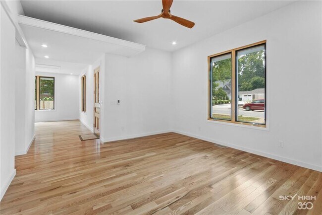 Building Photo - 118 W Lafayette St