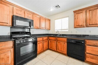 Building Photo - 9996 Alder Springs Ct