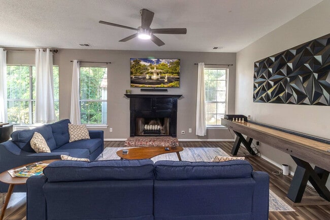 Building Photo - 9 Walthour Cove