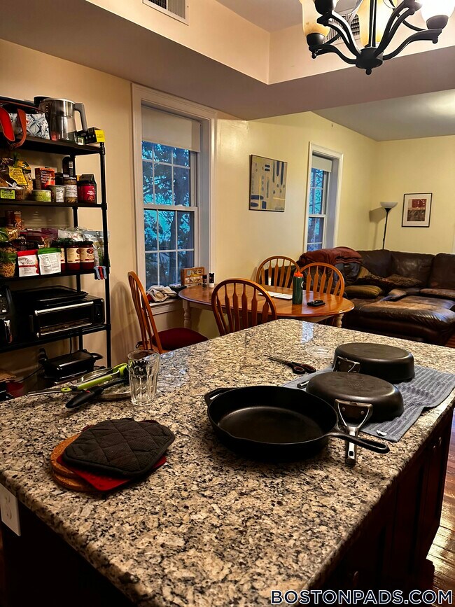 Building Photo - 107 Fisher Ave