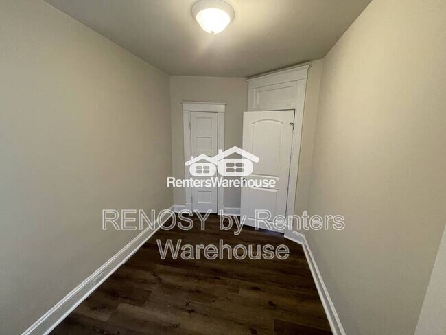 Foto del edificio - 2855 W Cold Spring Ln