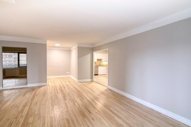 Building Photo - 3468 Rue Drummond