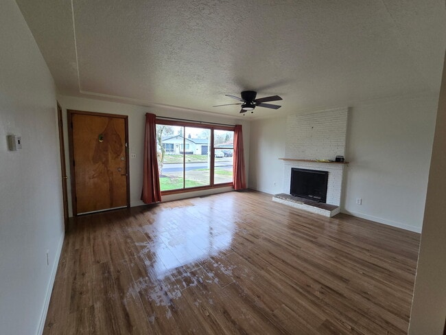 Foto del edificio - 11824 NE Stanton St