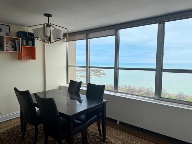 Foto del edificio - 655 W Irving Park Rd