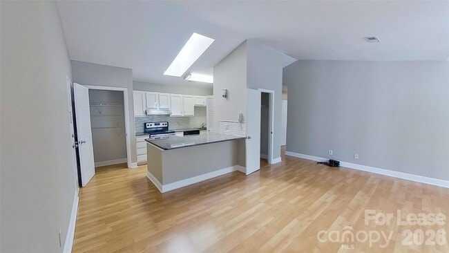 Building Photo - 10250 Rose Meadow Ln