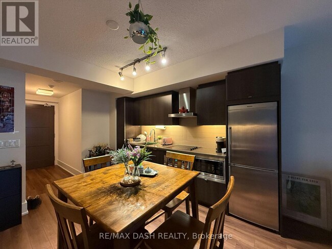 Building Photo - 300 Front St W