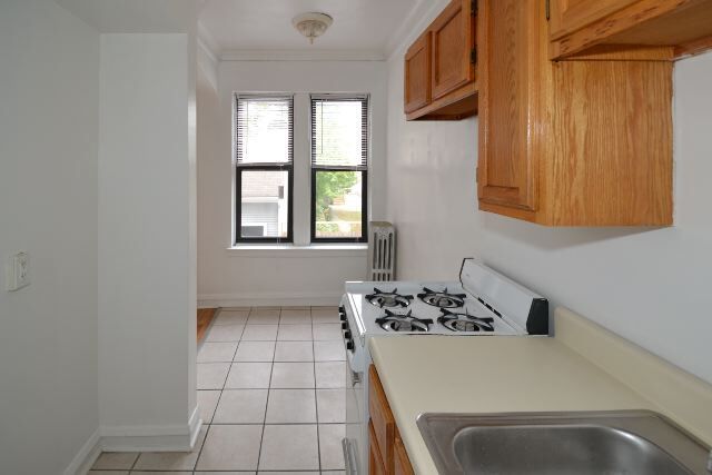 Building Photo - 4617 N Paulina St