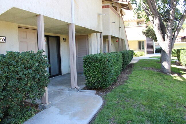 Building Photo - 960 Lupine Hills Dr