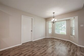 Building Photo - 131 Cove Cir