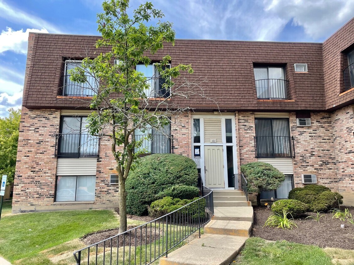 Foto principal - 160 S Waters Edge Dr