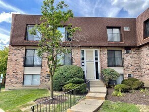 Building Photo - 160 S Waters Edge Dr