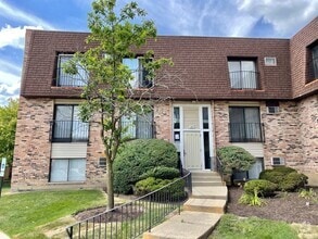 Building Photo - 160 S Waters Edge Dr