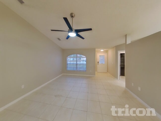 Foto del edificio - 8421 Bay Dr