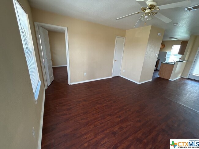 Building Photo - 5802 Greengate Dr