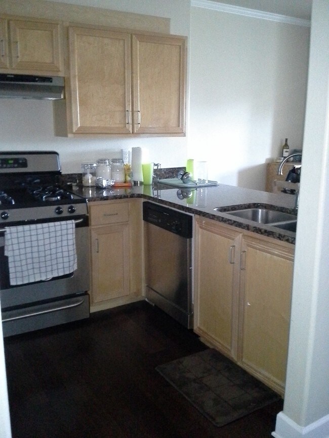 Kitchen - 0614 SW Nevada St