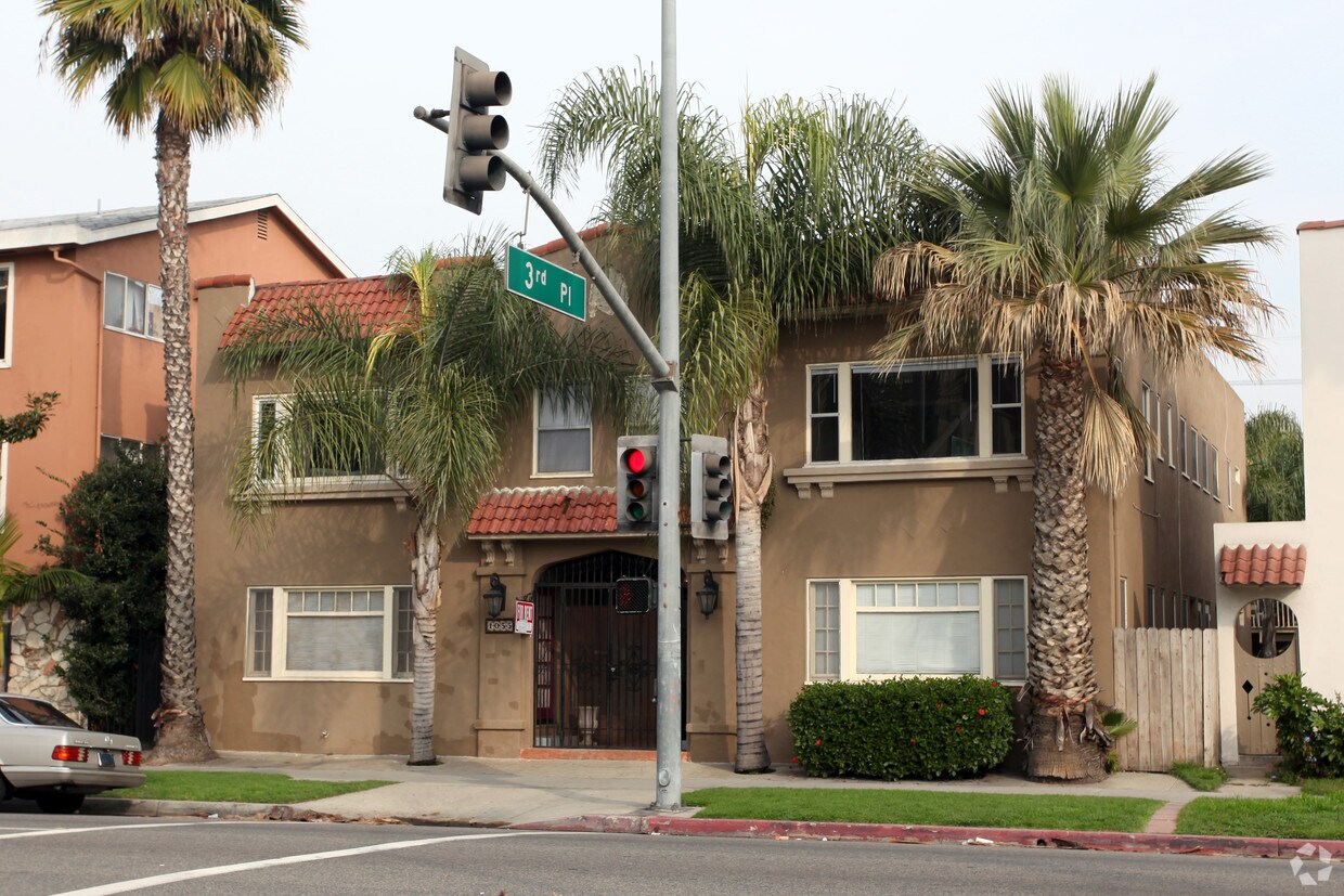 Foto del edificio - 1055 E Ocean Blvd