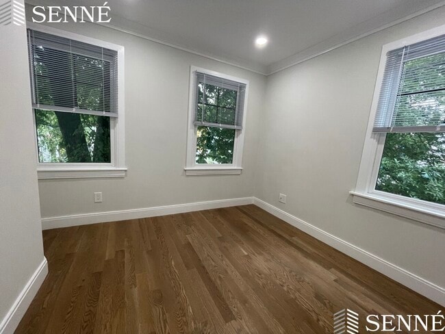 Building Photo - 12 Lopez St