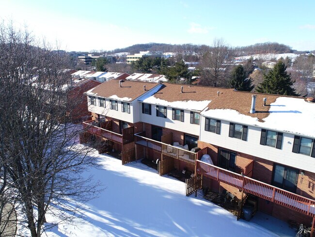 Building Photo - 212 Woodhaven Dr