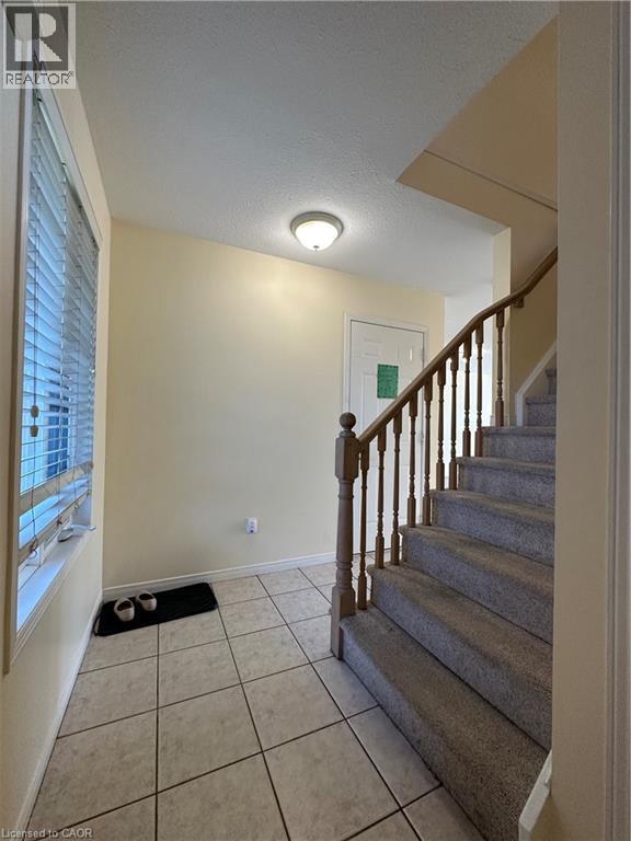 Building Photo - 76 Templewood Dr
