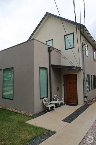 Building Photo - 5402 Woodrow Ave