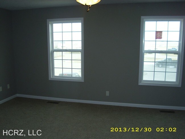 Building Photo - 1002 Airport Rd