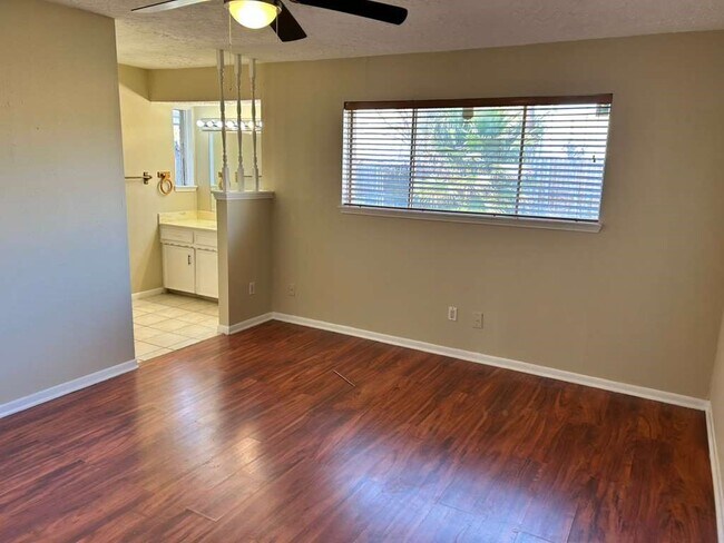 Foto del edificio - 12322 South Dr