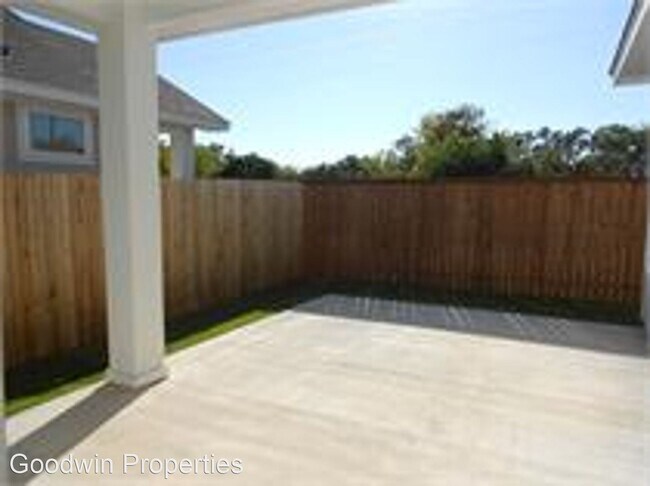 Building Photo - 4 br, 3.5 bath House - 213 Michaelis Drive