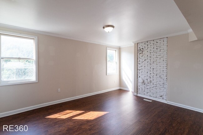 Building Photo - 6 br, 2 bath House - 2623 S 18th St Ext. S...