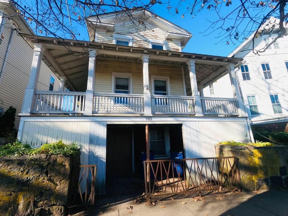 Primary Photo - 103 S Water St