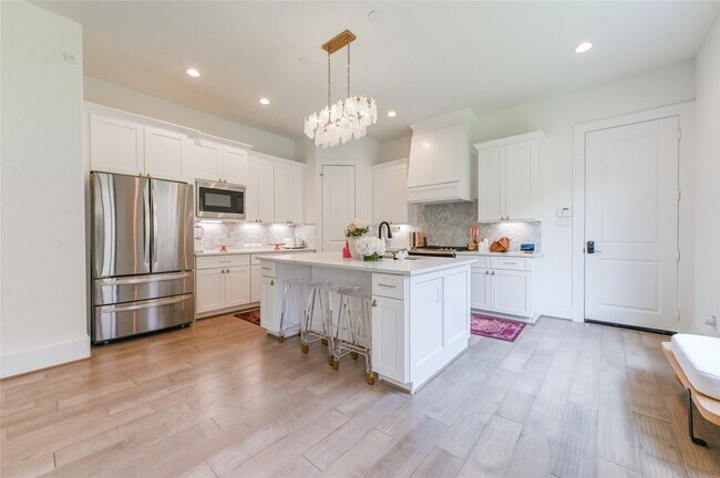 Foto del edificio - 5233 Darling St