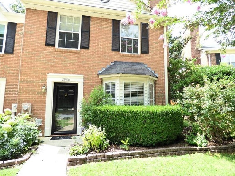 Foto principal - 2950 Lexington Trace Dr
