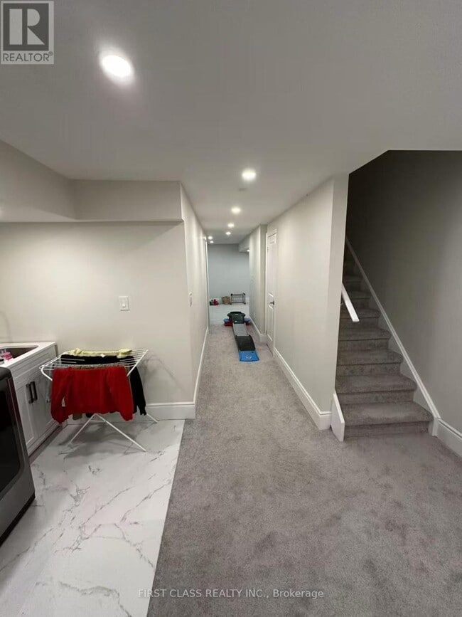 Building Photo - 3430 Hayhurst Crescent