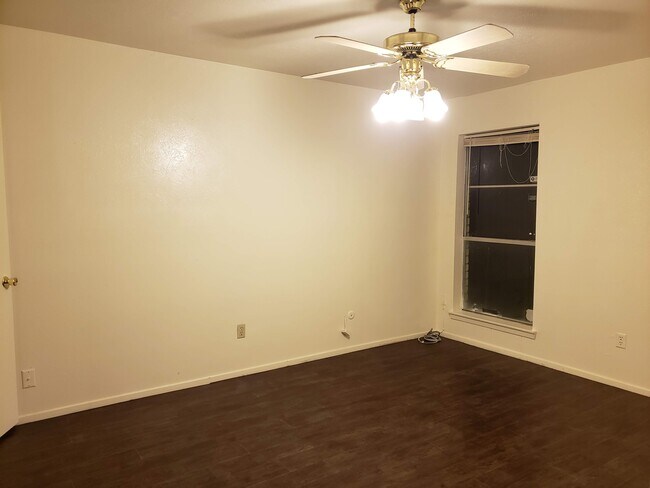 Foto del edificio - 408 Stonehenge Dr