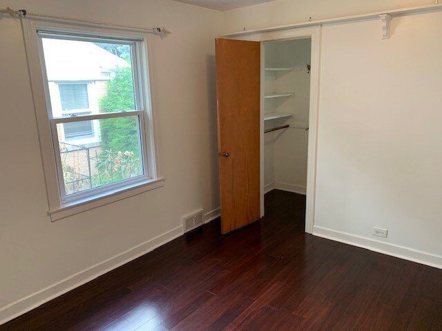 Building Photo - 4919 Estes Ave