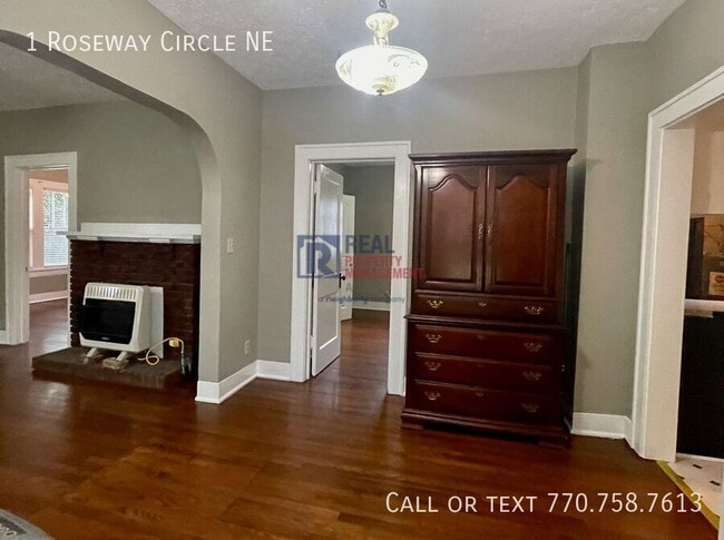 Building Photo - 1 Roseway Cir