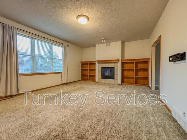 Foto del edificio - 15222 Curtis Ave