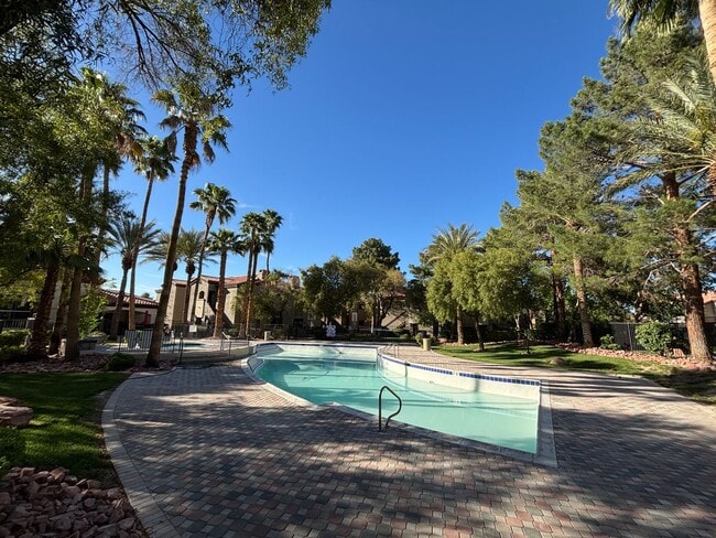 Building Photo - Gorgeous 2bed/2 bath condo in Southwest!