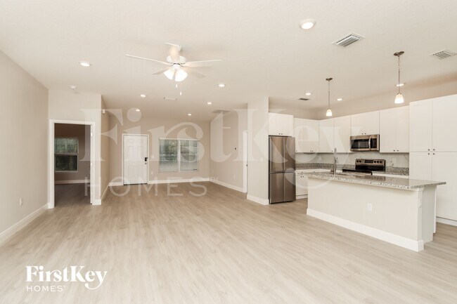 Building Photo - 150 Warwick St SE