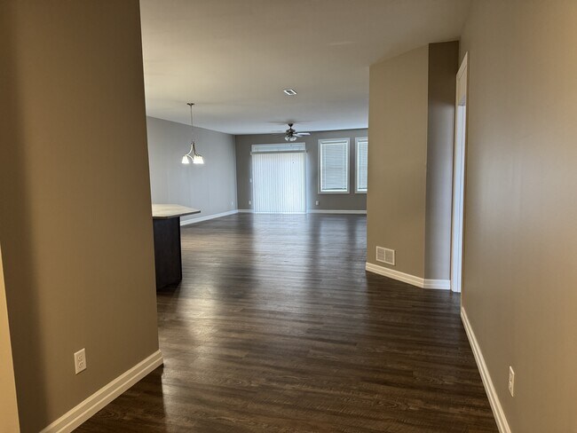 Foto del edificio - 11616 Willowbrook Rd