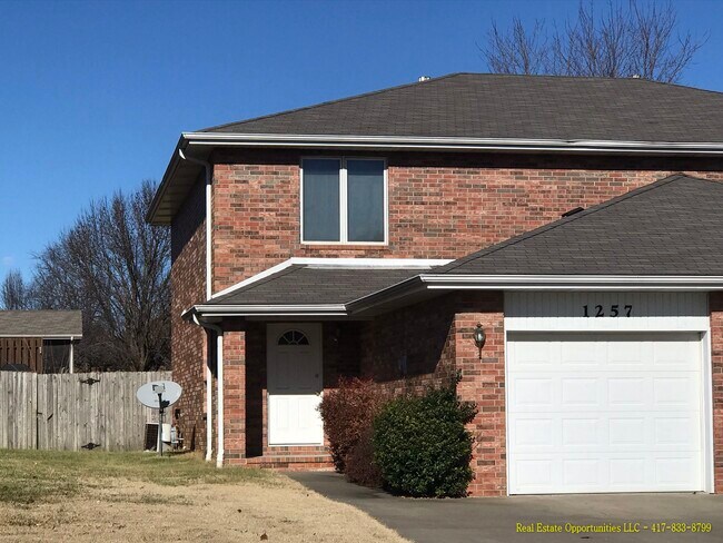 Foto del edificio - 1257 E Lakewood St