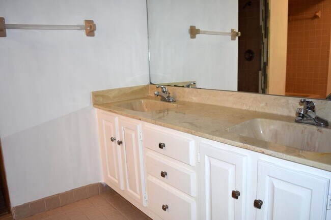 Foto del edificio - 13492 Exotica Ln