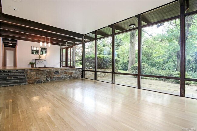 Foto del edificio - 803 Weaver St