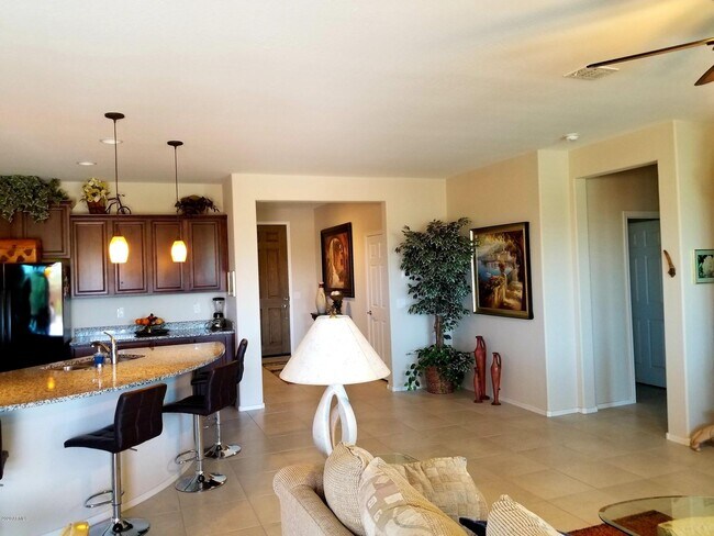 Foto del edificio - 26237 W Matthew Dr