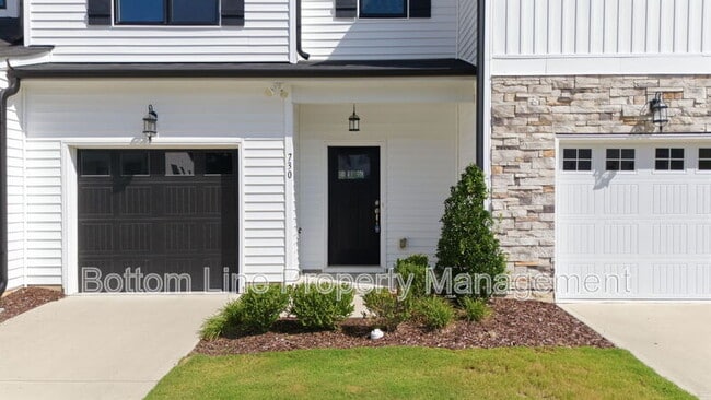 Foto del edificio - 730 Putney Hl Rd