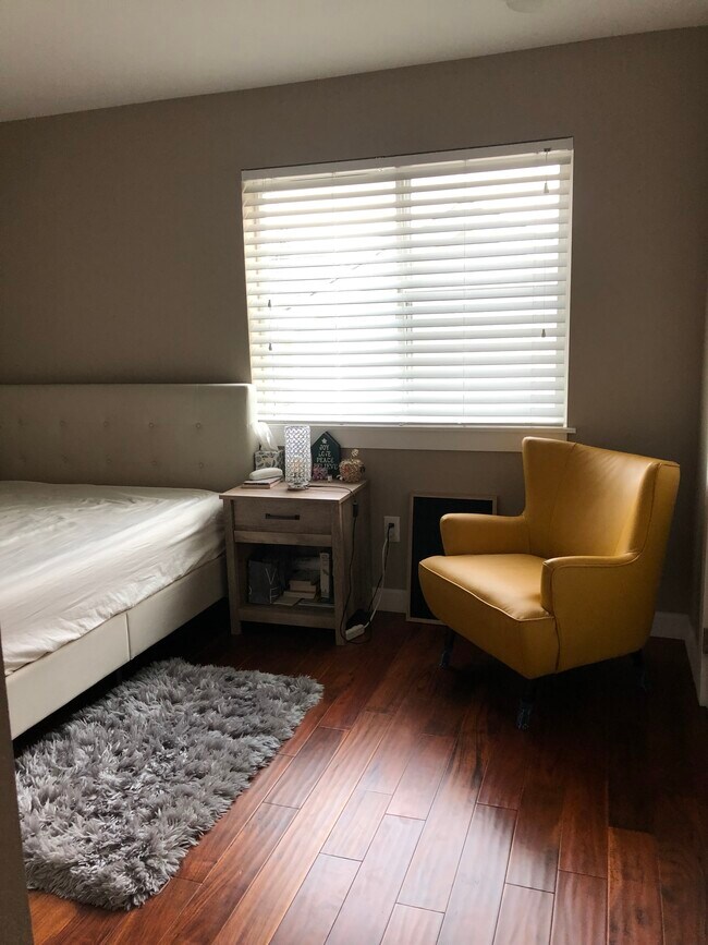 Second bedroom with ample closet space - 2401 SW Brandon St